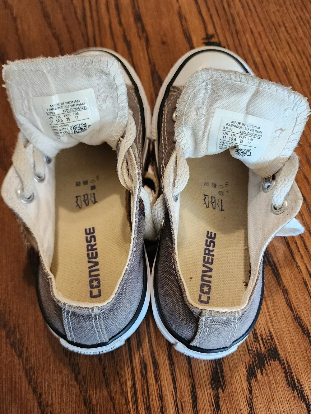 Converse Low Top Sneakers